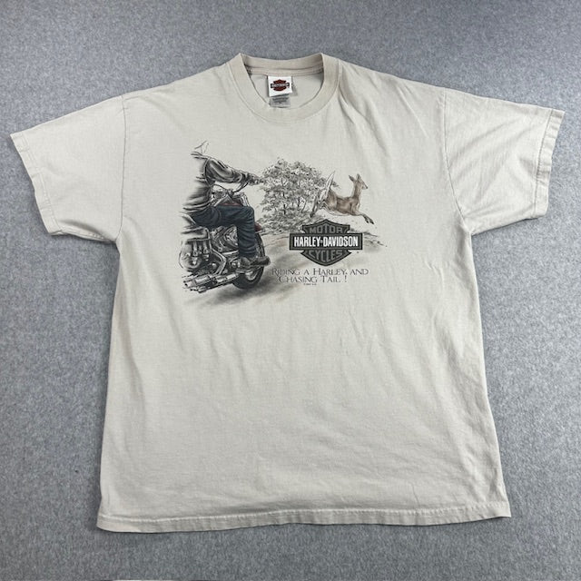 2007 Harley Davidson "Riding a Harley and Chasing Tail" tee - Size XL