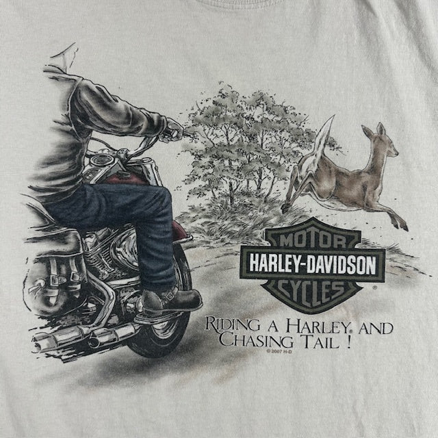 2007 Harley Davidson "Riding a Harley and Chasing Tail" tee - Size XL